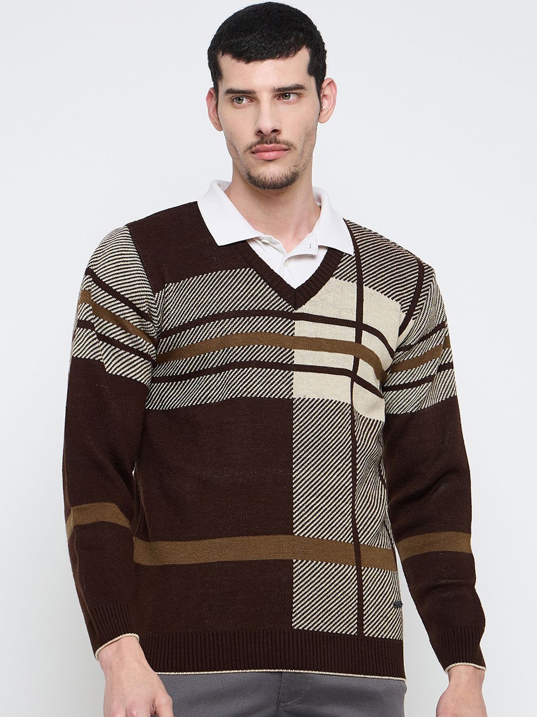 

Duke Men Colourblocked Pullover, Brown