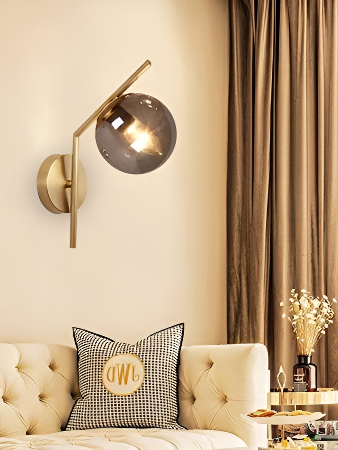 

KINIS Gold-Toned & Grey Metal Spherical Shaped Wall Lamp
