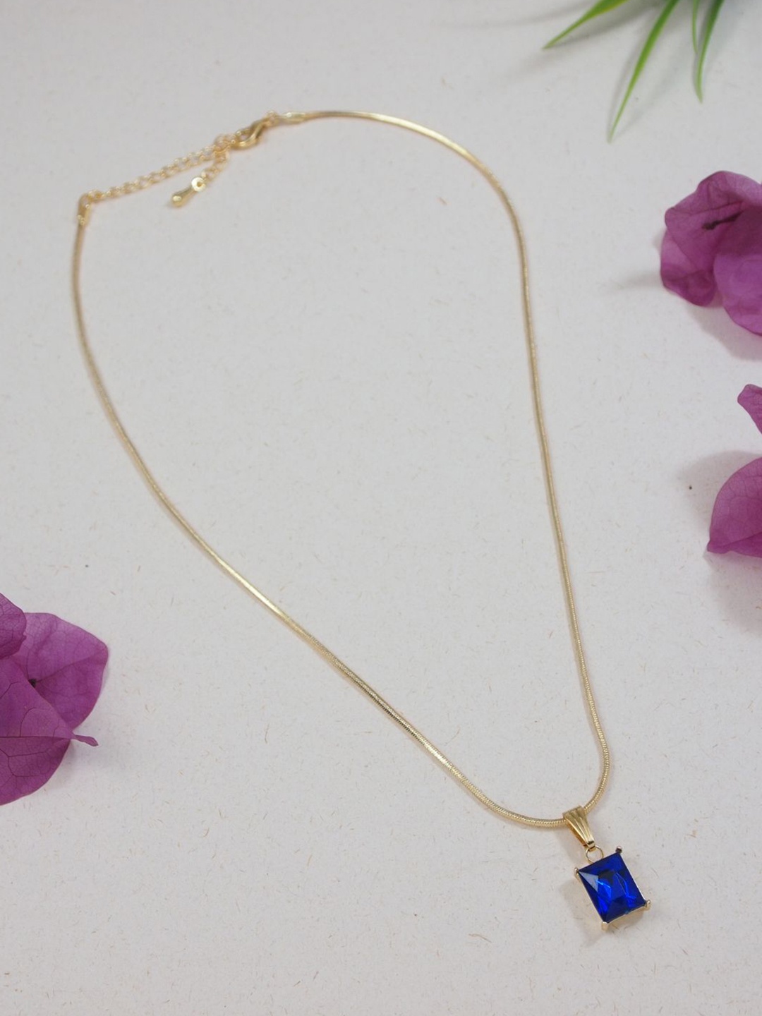 

V FASHION JEWELLERY Gold-Plated Stone-Studded Square Shaped Pendants With Chains