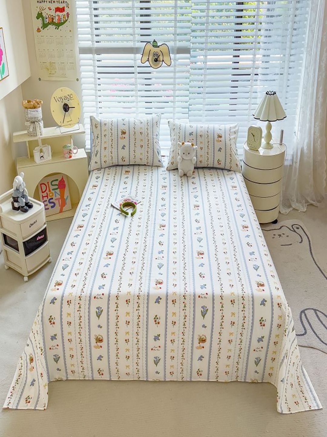 

JC HOME White & Grey Floral Printed Cotton 220 TC Queen Bedsheet Set 2.30m x 1.80m