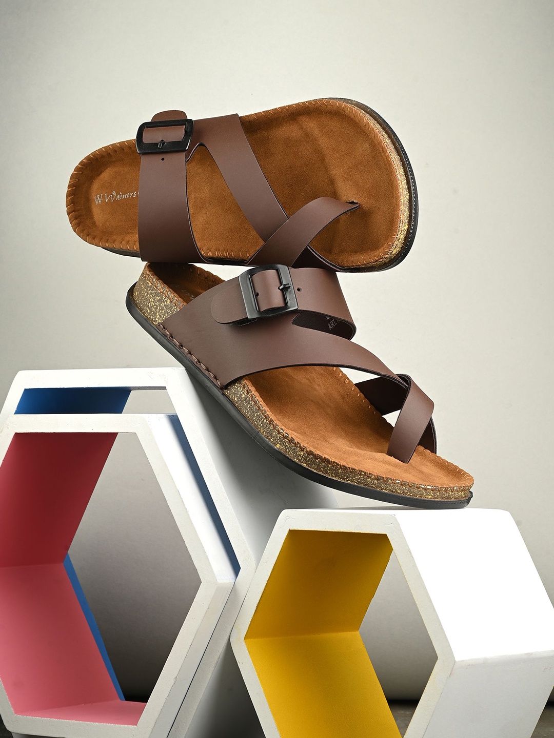 

WAINERS Men Heritage Tread Leather Comfort Sandals, Brown