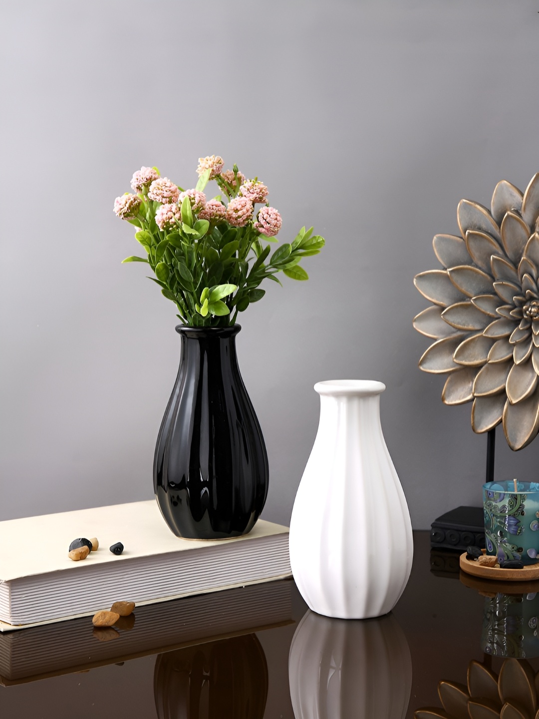 

TAYHAA Black & White 2 Pieces Textured Ceramic Flower Vases