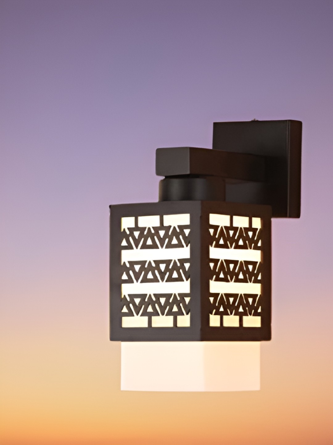 

KINIS Brown & White Textured Wooden Square Shaped Wall Lamp