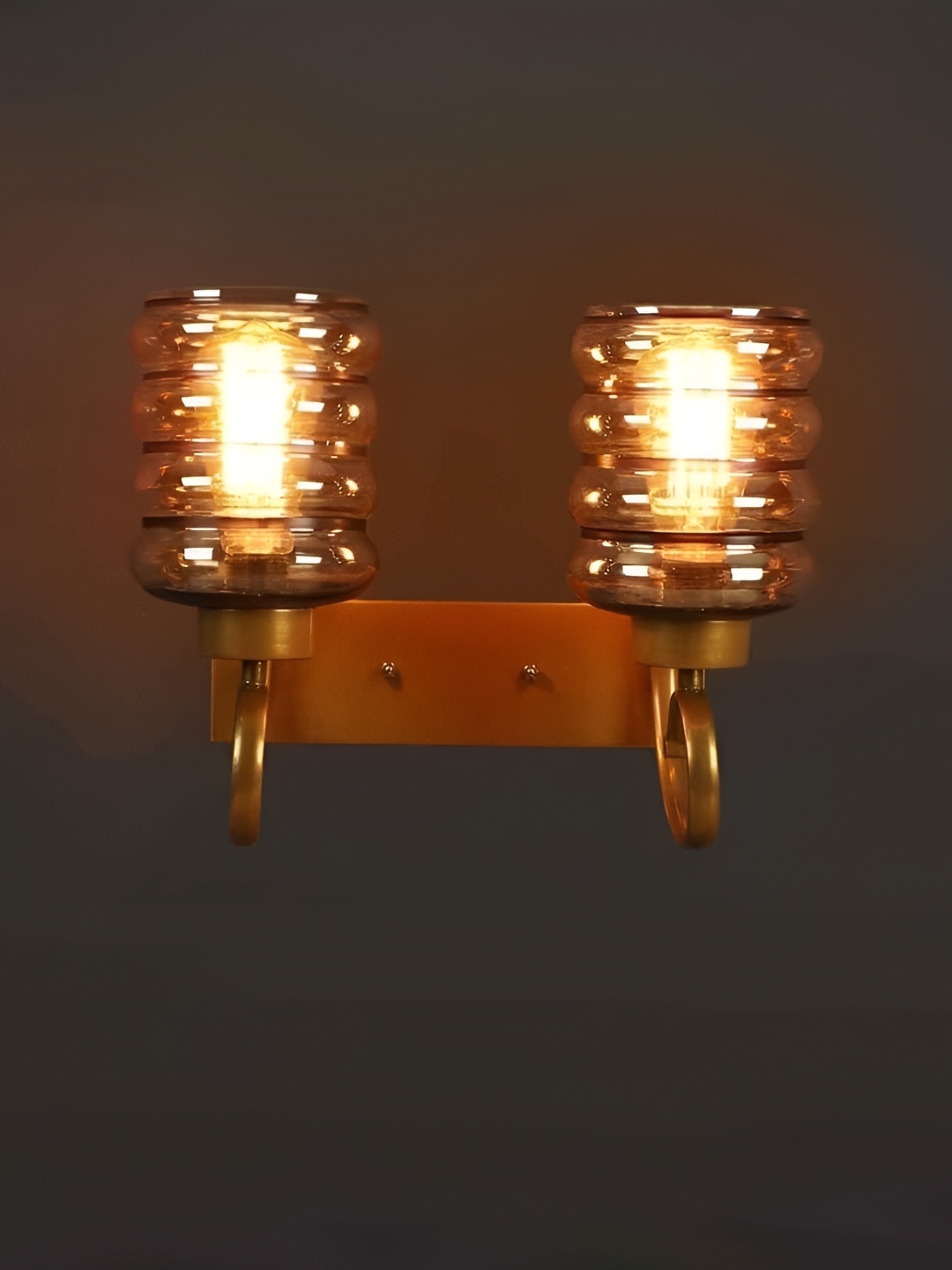 

KINIS Gold-Toned Cylinder Shaped Metal Wall Lamp