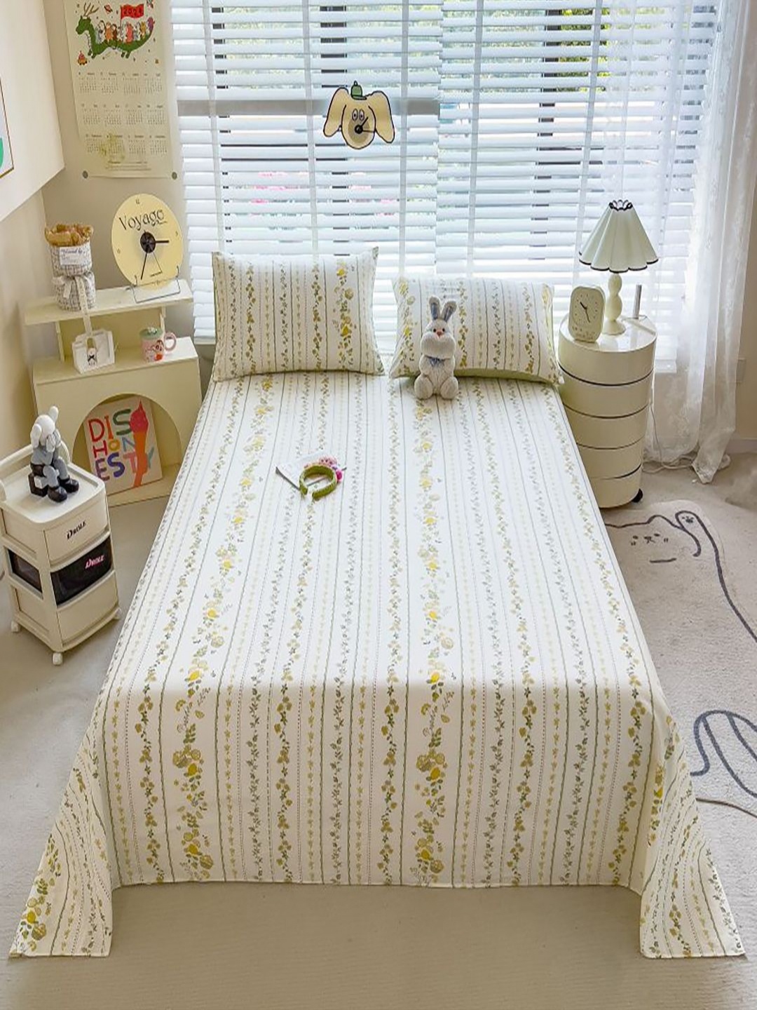 

JC HOME Beige & Green Floral Printed Cotton 220 TC Single Bedsheet Set 2.43m x 2.64m
