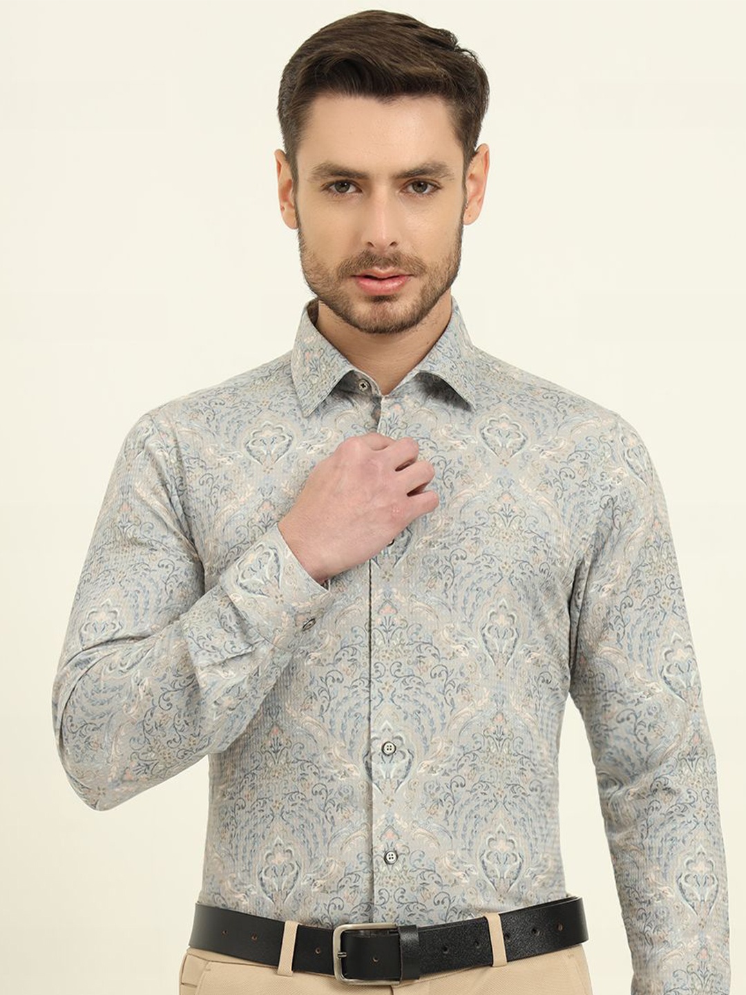 

WYRE Men Slim Fit Spread Collar Floral Printed Cotton Formal Shirt, Grey
