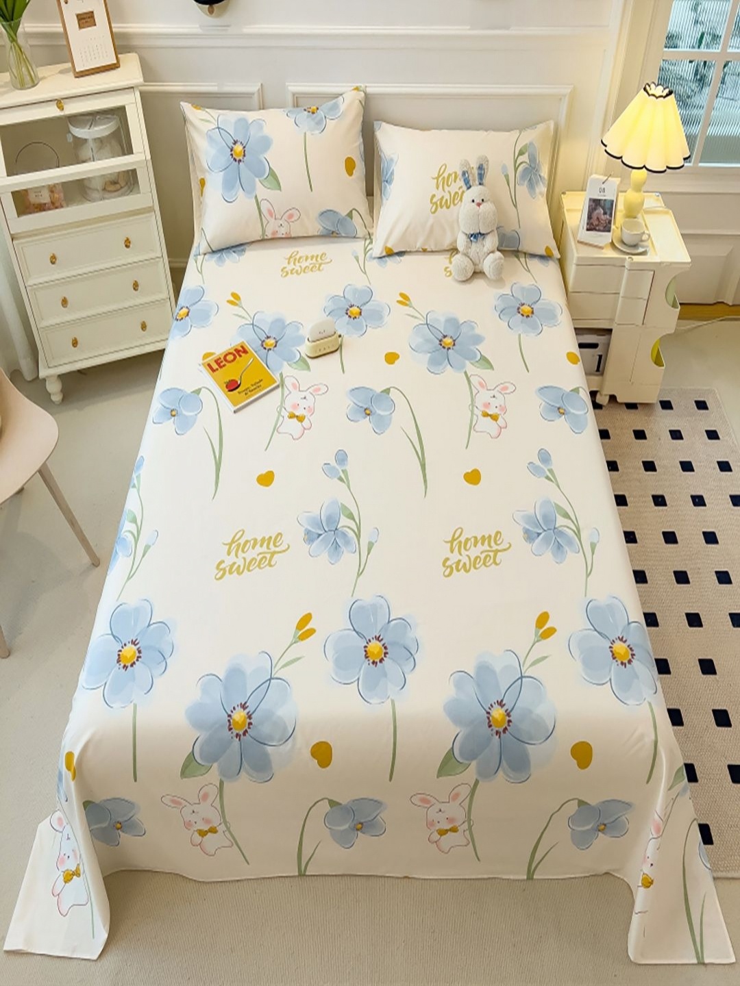 

JC HOME Beige & Blue Printed 220 TC King Bedsheet Set 2.30 m x 2.50 m
