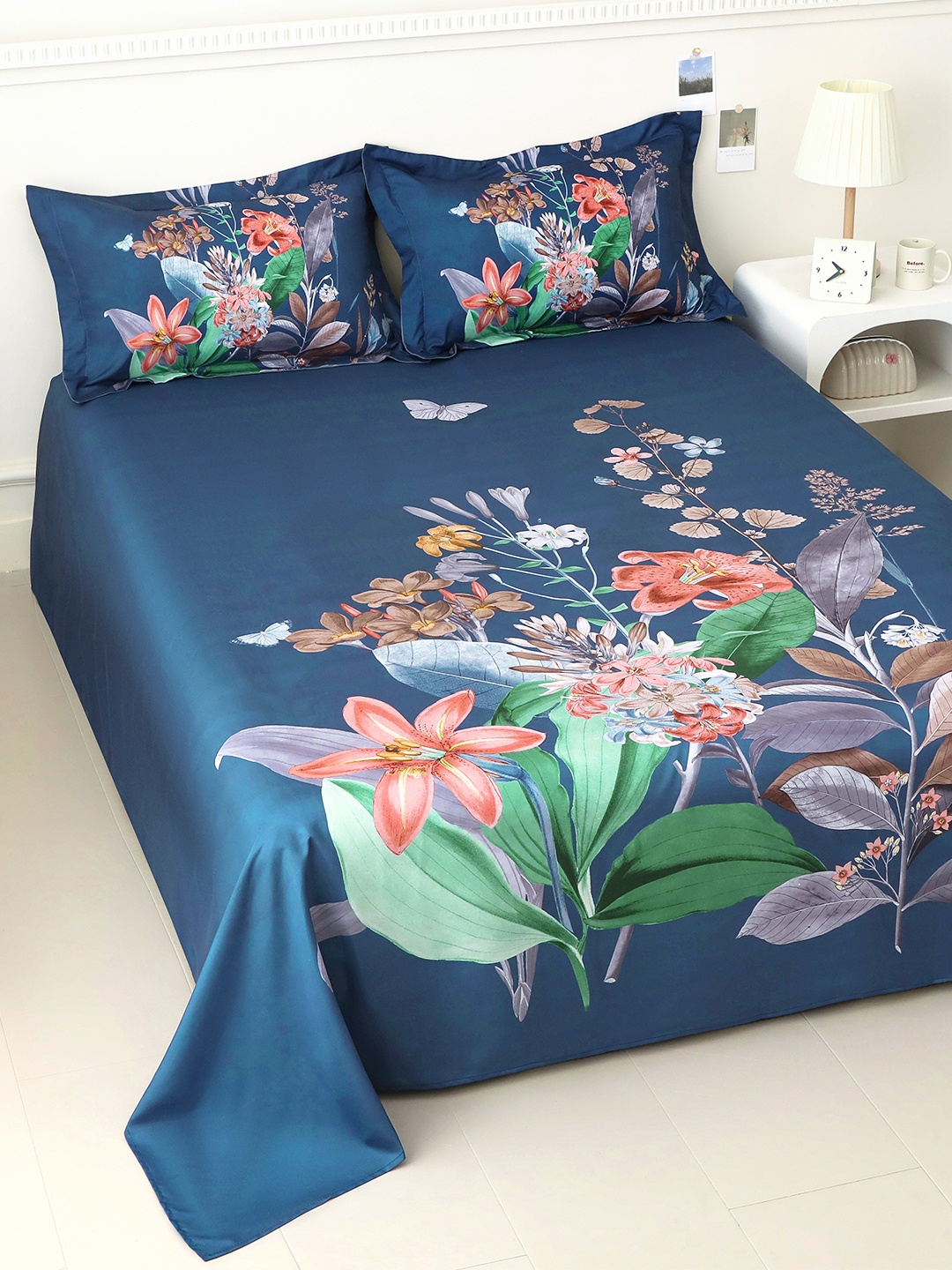 

Story@home Blue & Red Floral 300 TC King Bedsheet with 2 Pillow Covers