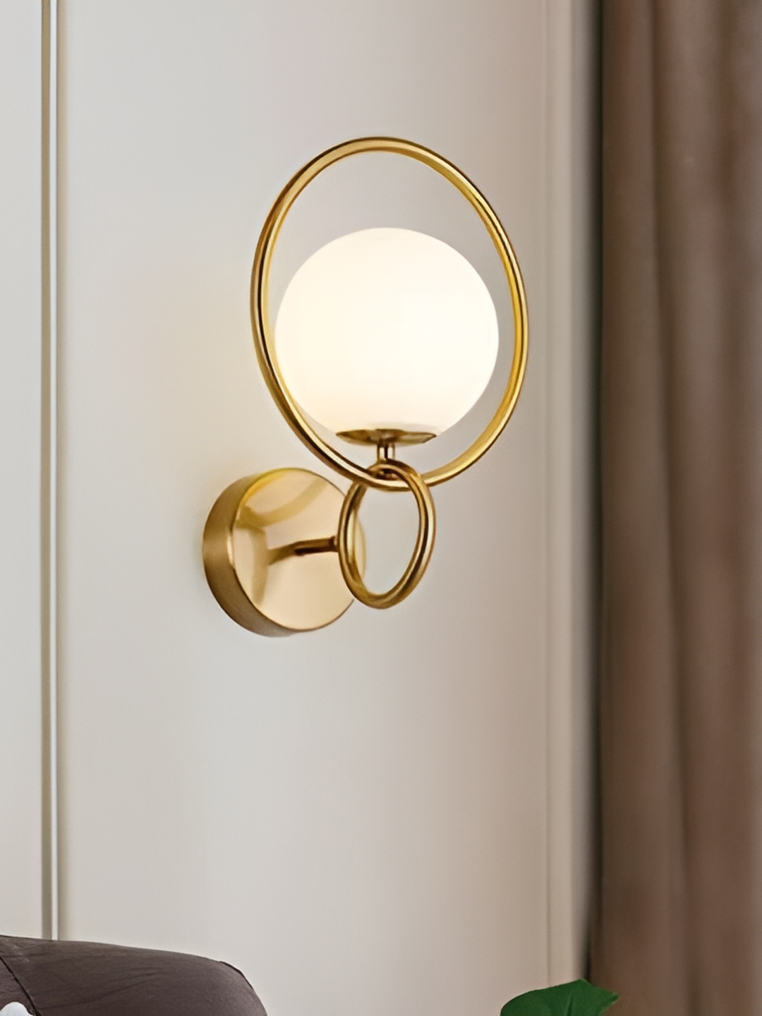 

KINIS Gold-Toned & White Metal Quirky Spherical Shaped Wall Lamp