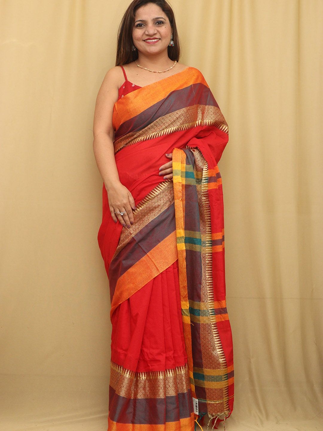

Luxurionworld Solid Pure Cotton Saree With Unstitched Blouse Piece, Red