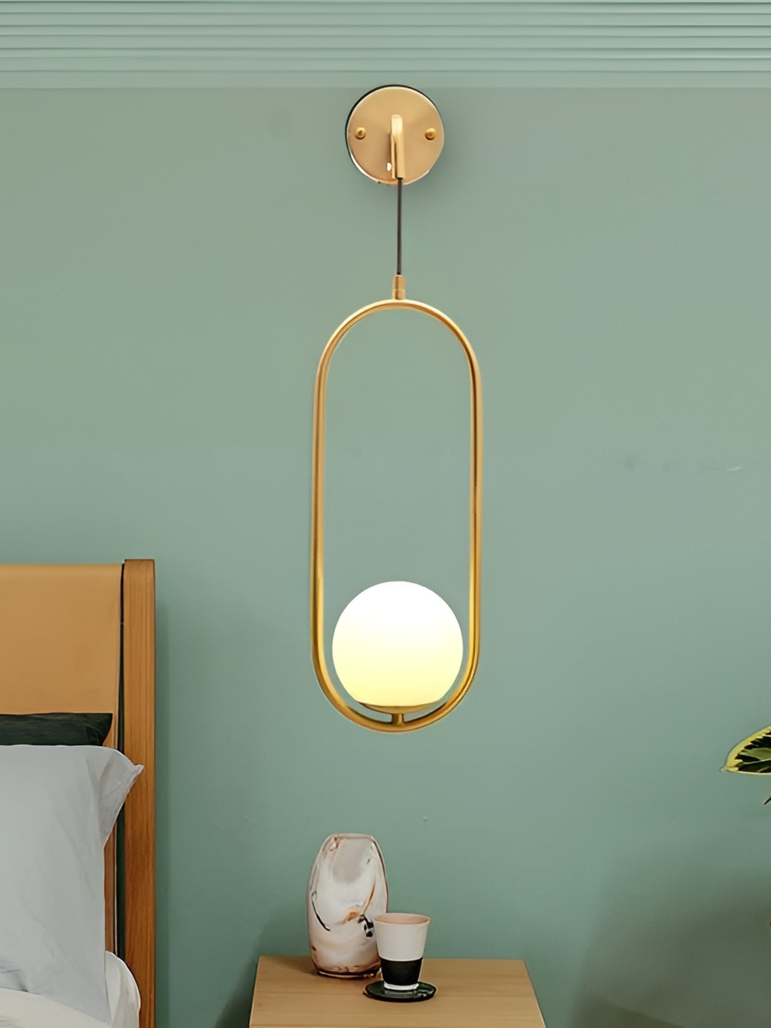 

KINIS Gold-Toned & White Metal Wall Lamp
