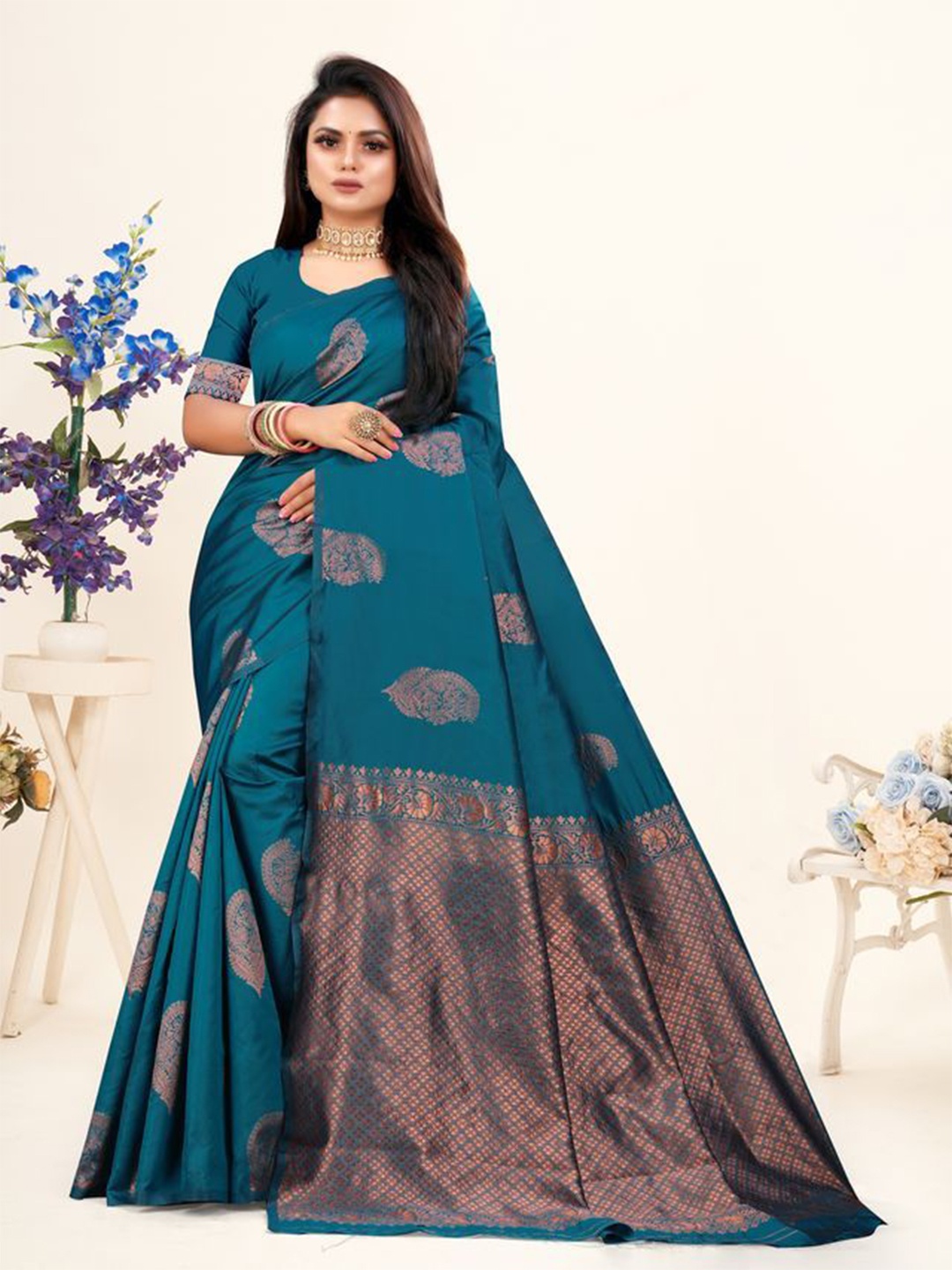

Exclusiva Woven Design Zari Banarasi Saree, Turquoise blue