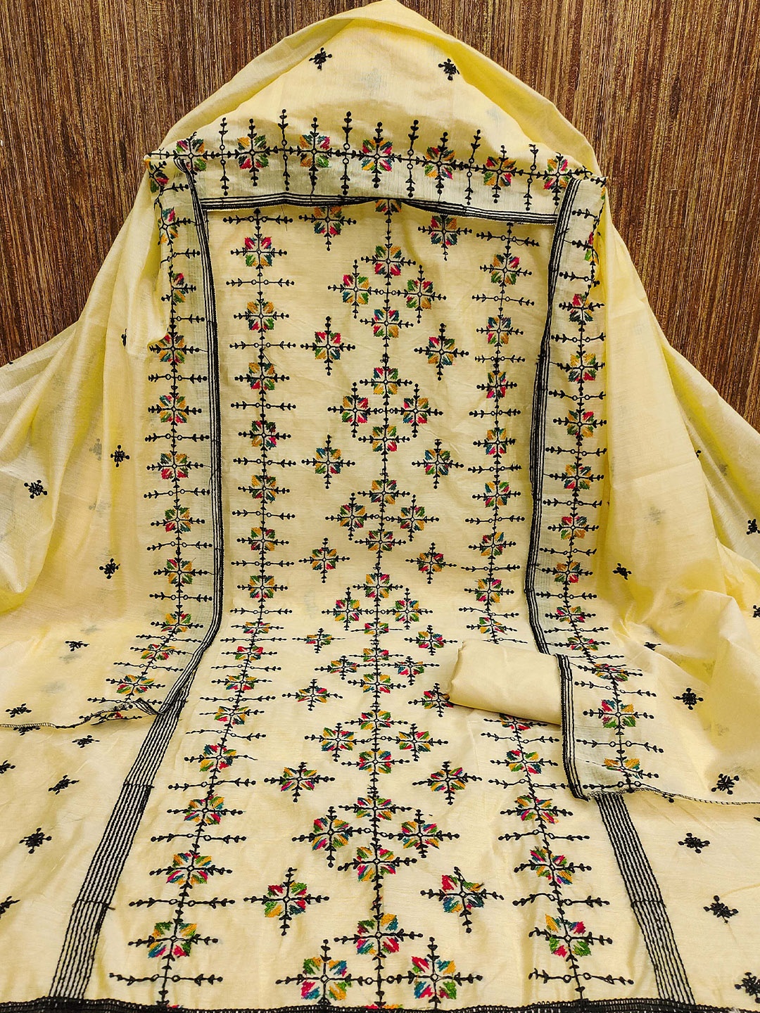 

SHADOW & SAINING Floral Embroidered Unstitched Dress Material, Yellow
