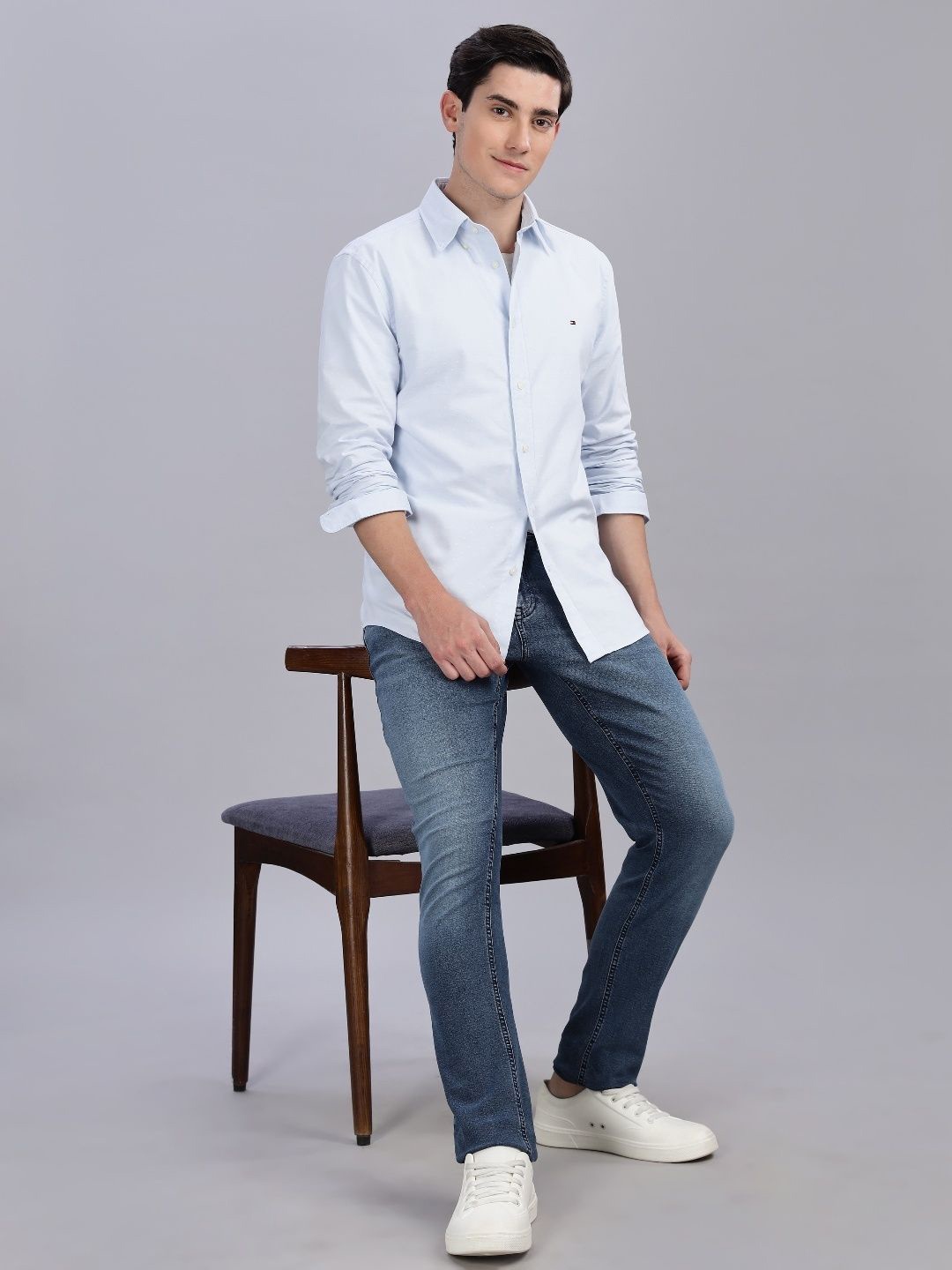 

Tommy Hilfiger Men Regular Fit Button-Down Collar Solid Cotton Casual Shirt, Blue