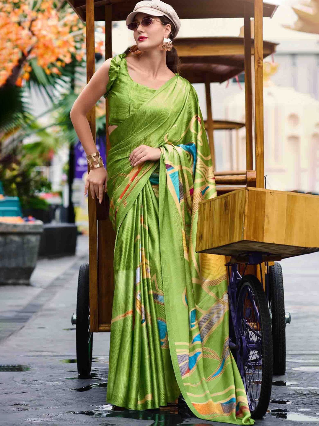 

Blissta Printed Satin Saree, Green
