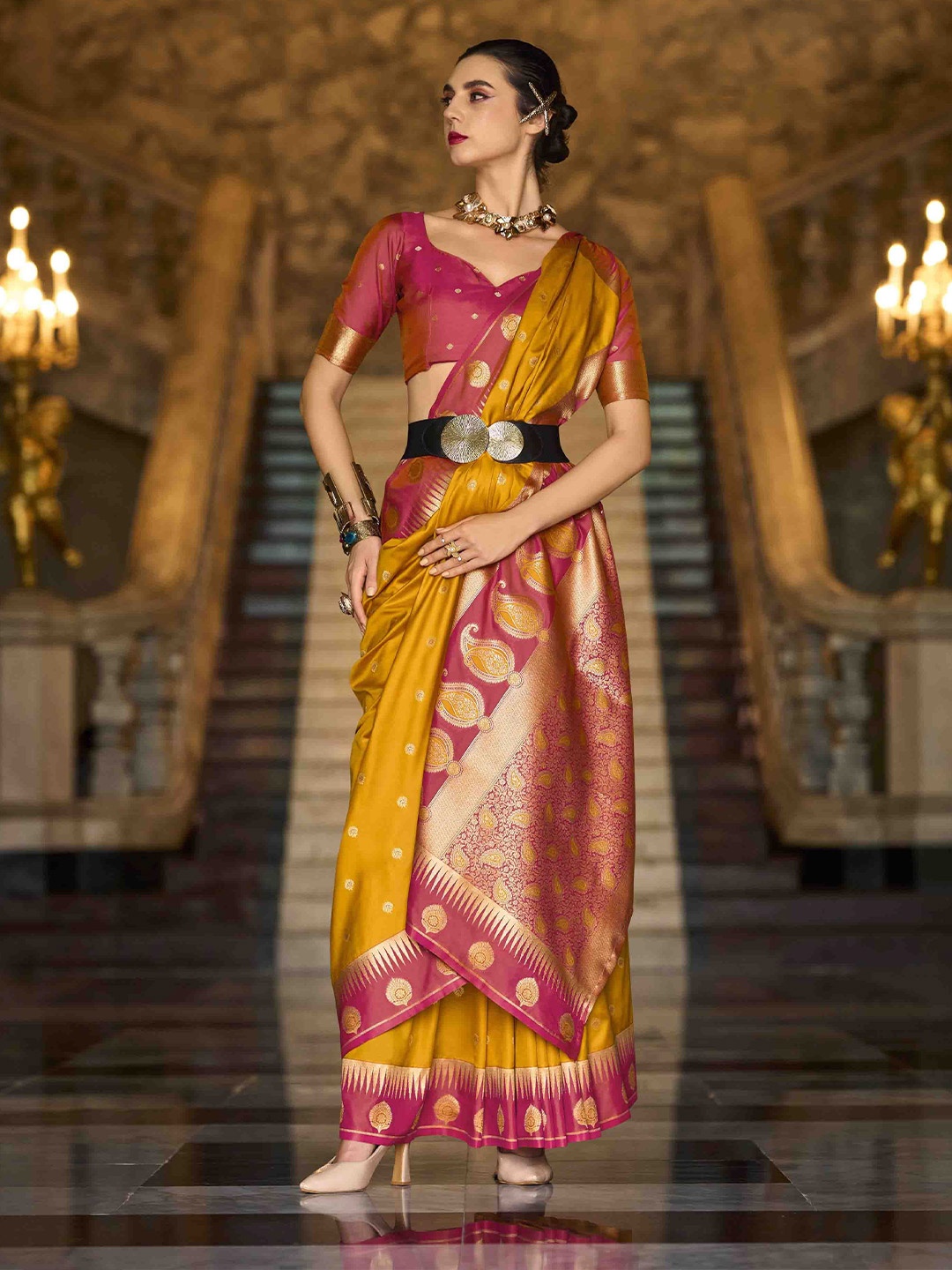 

DIVASTRI Woven Design Zari Saree, Mustard