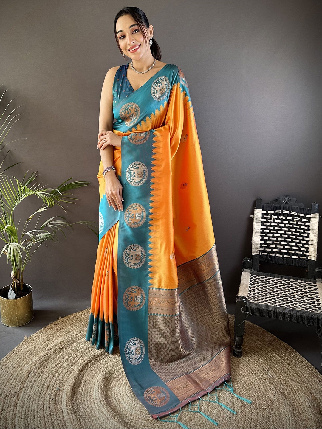 

Munir Woven Design Banarasi Saree, Yellow