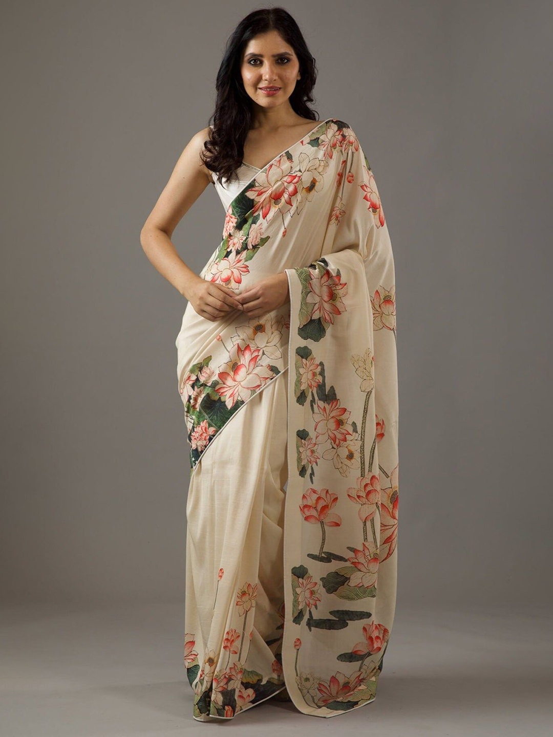 

ROOP SUNDARI SAREES Floral Print Saree, Cream