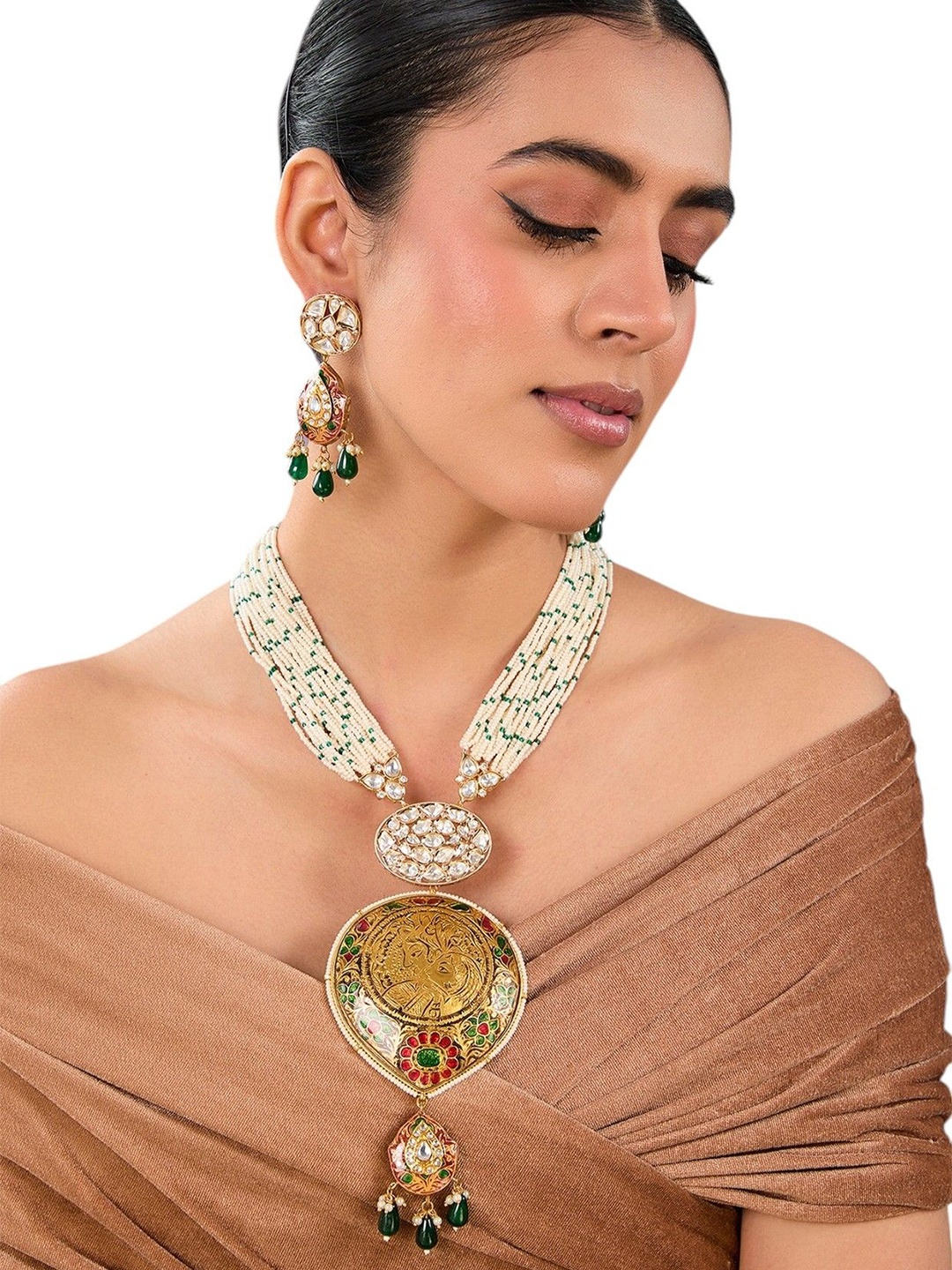 

AURAA TRENDS Gold-Plated Kundan Stone Studded & Beaded Jewellery Set