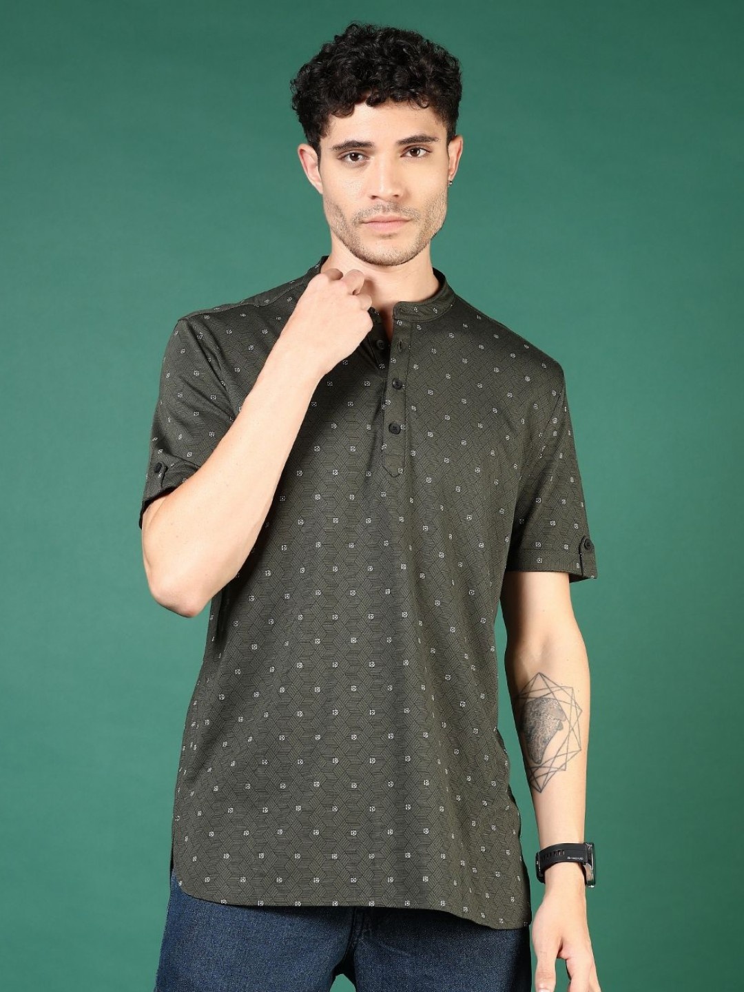 

V-Mart Men Geometric Printed Henley Neck Cotton T-shirt, Green