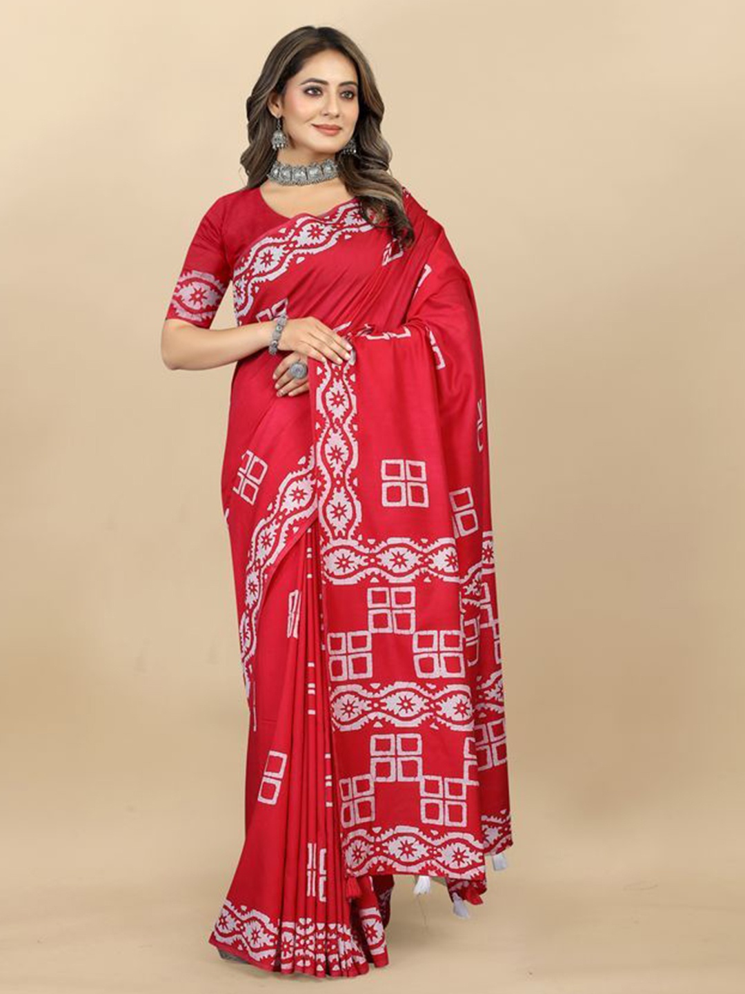 

Exclusiva Batik Printed Satin Saree With Unstitched Blouse Piece, Red