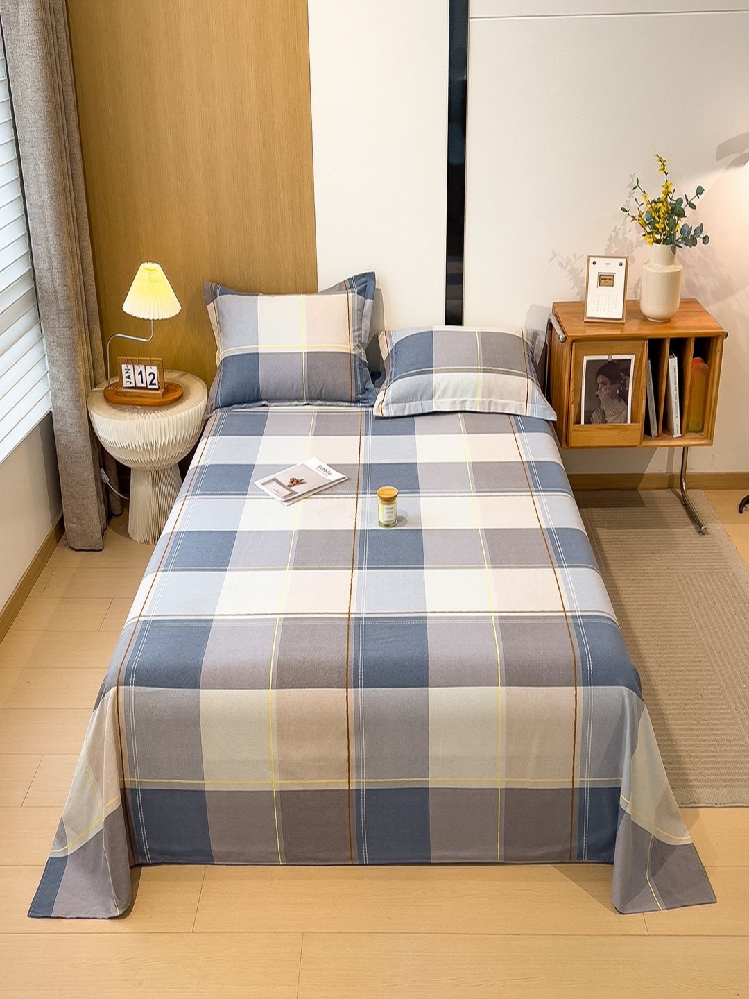 

JC HOME Blue & White Printed Cotton 140 TC Single Bedsheet Set 1.60 m x 2.30 m