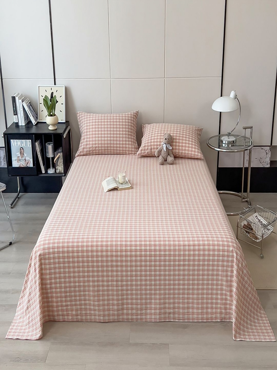 

JC HOME Pink Geometric Printed 220 TC Pure Cotton King Bedsheet Set 2.3 m x 2 m