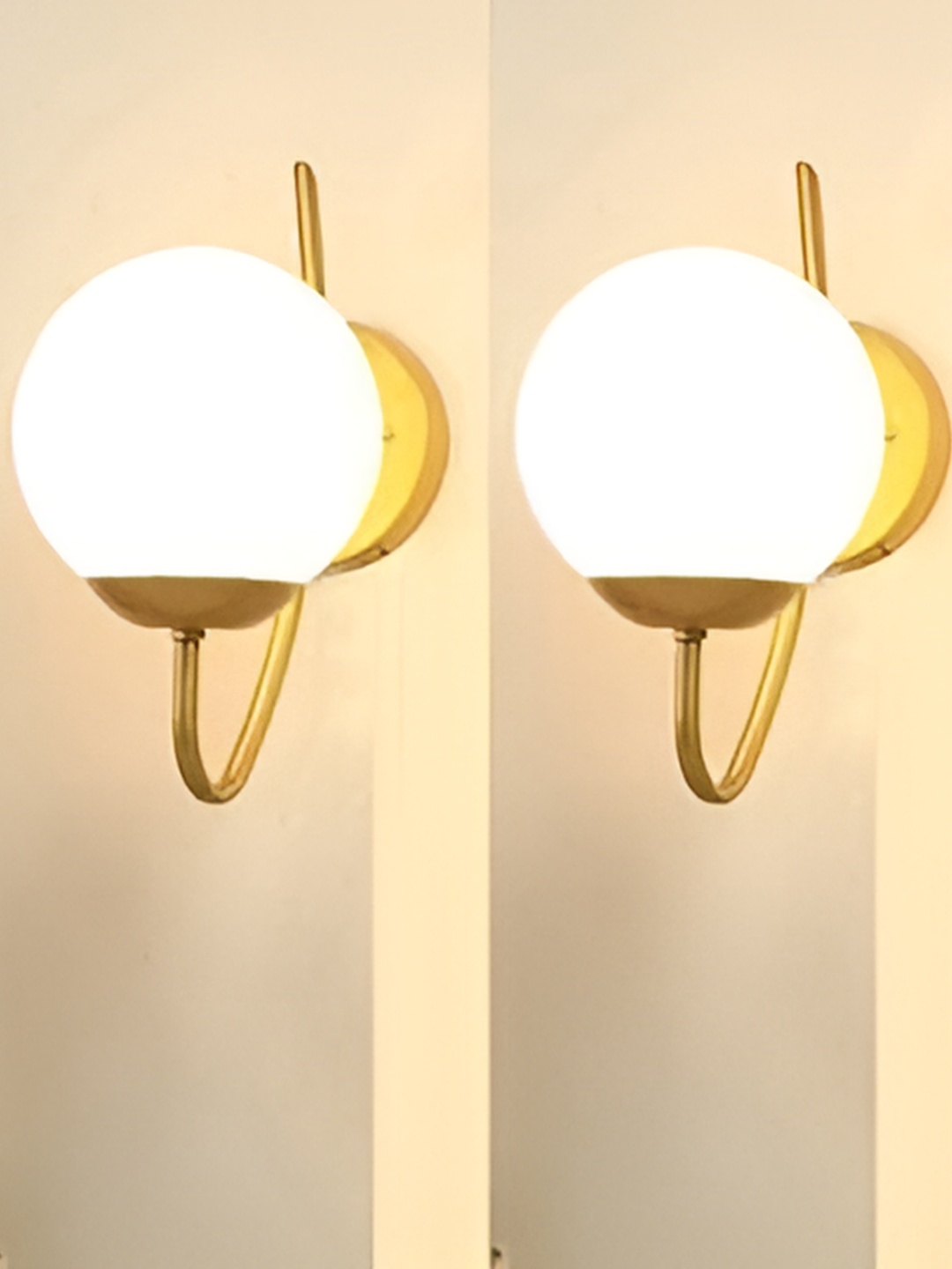 

KINIS Gold-Toned & White Quirky Spherical Shaped Metal Wall Lamp