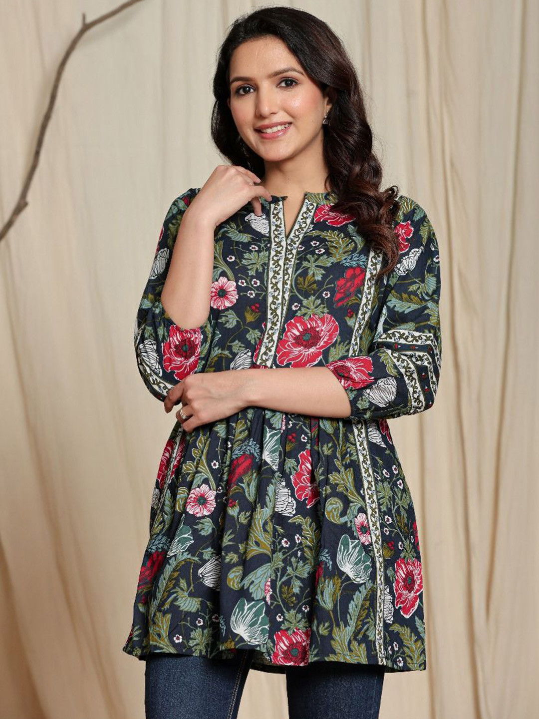 

Samhitas Women Floral Printed V-Neck Kurti, Blue