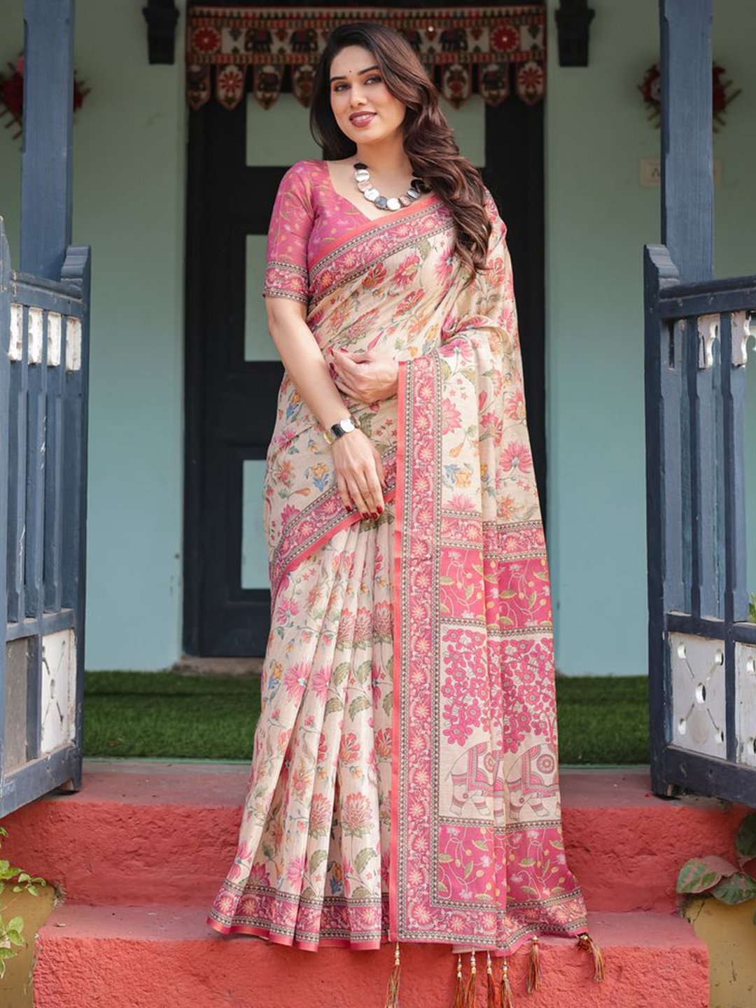 

ALMAARI FASHION Floral Printed Pure Cotton Saree, Beige