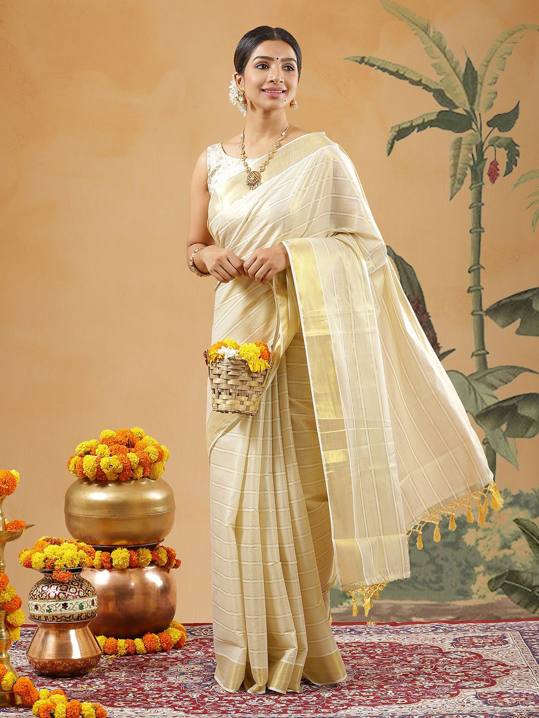 

Kalyan Silks Woven Design Zari Kasavu Saree, Gold