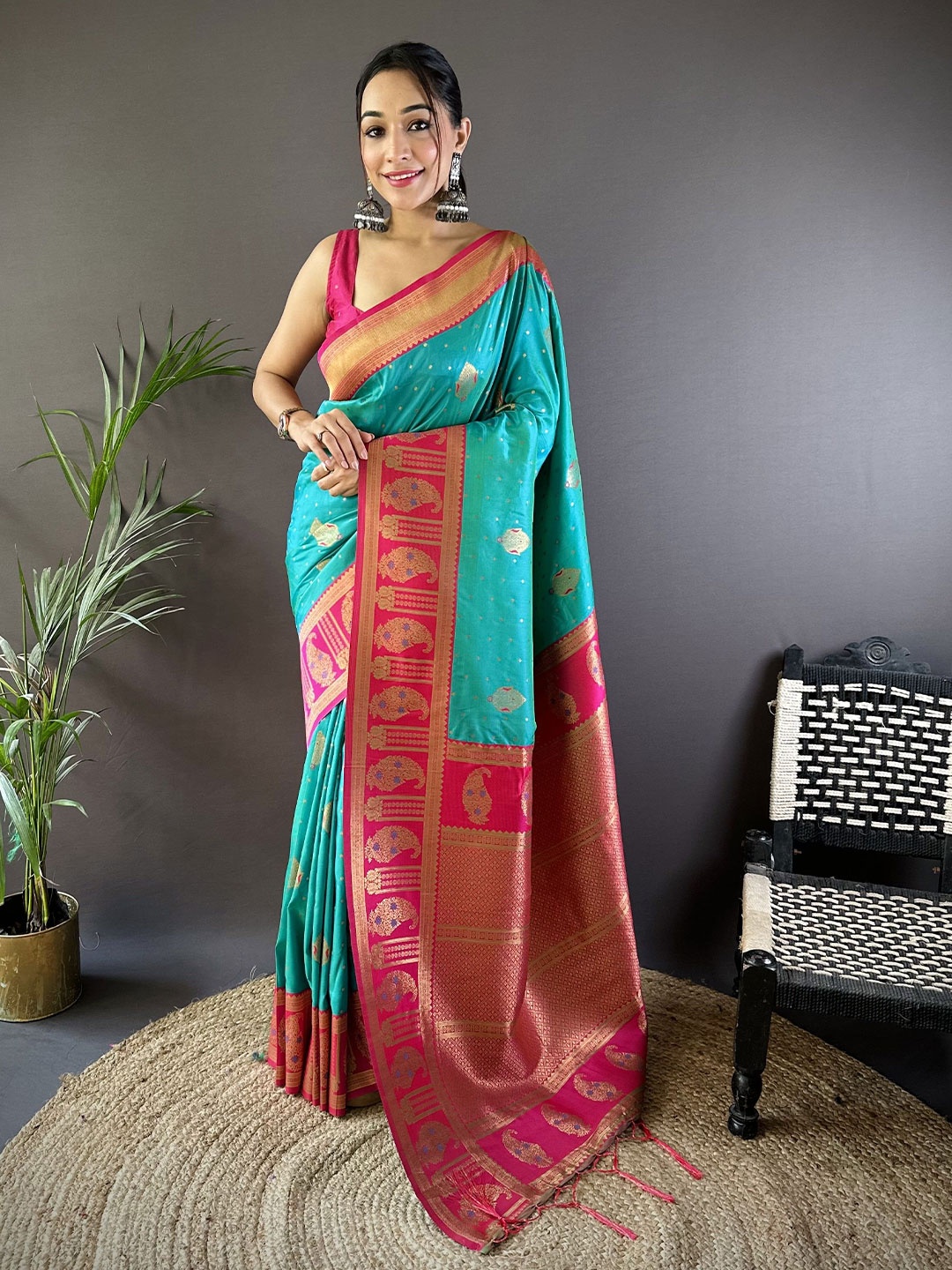 

Munir Woven Design Zari Silk Banarasi Saree With Unstitched Blouse Piece, Turquoise blue