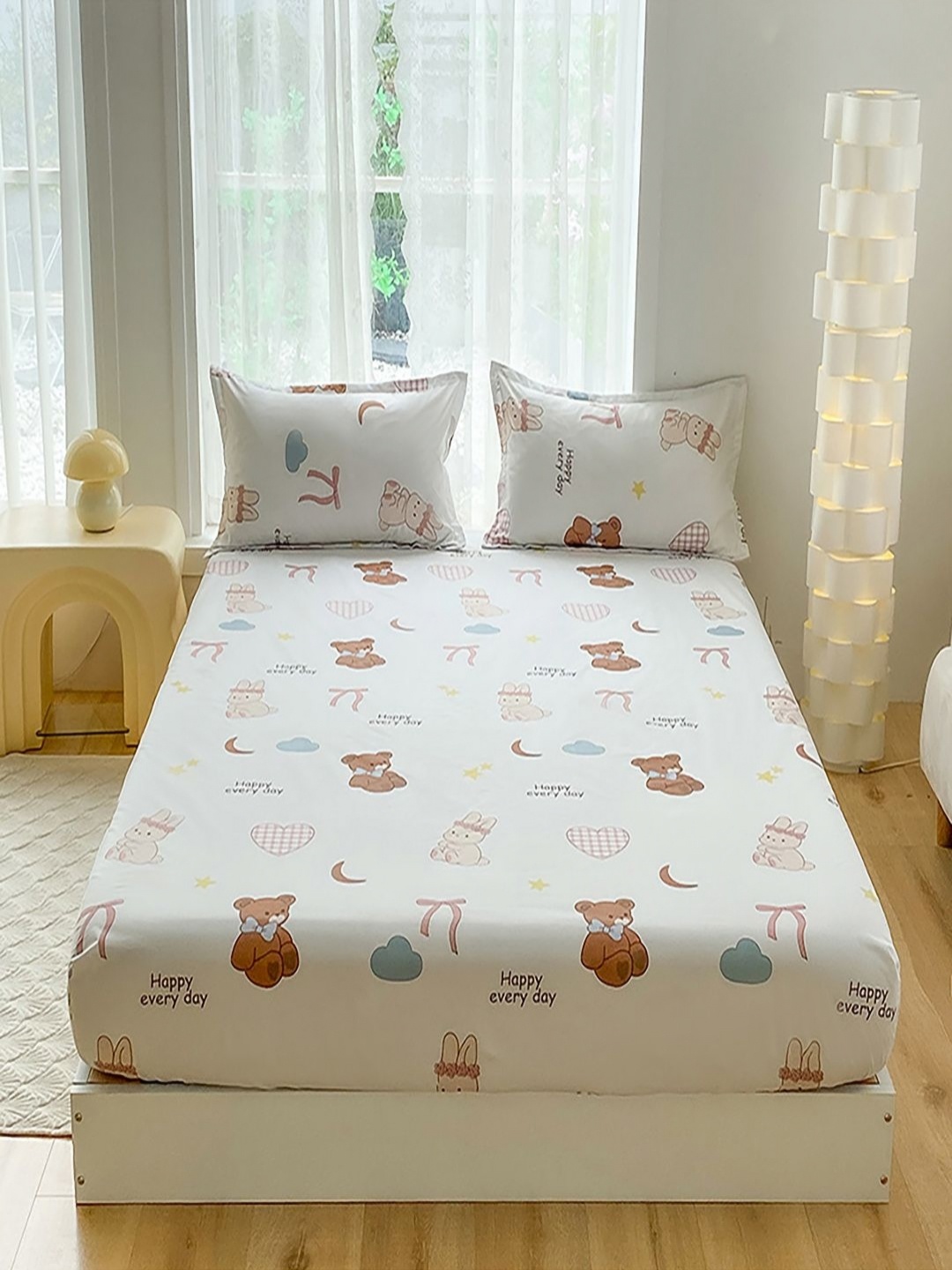 

JC HOME White & Brown Printed 140 TC King Bedsheet Set- 1.8 m x 2.0 m