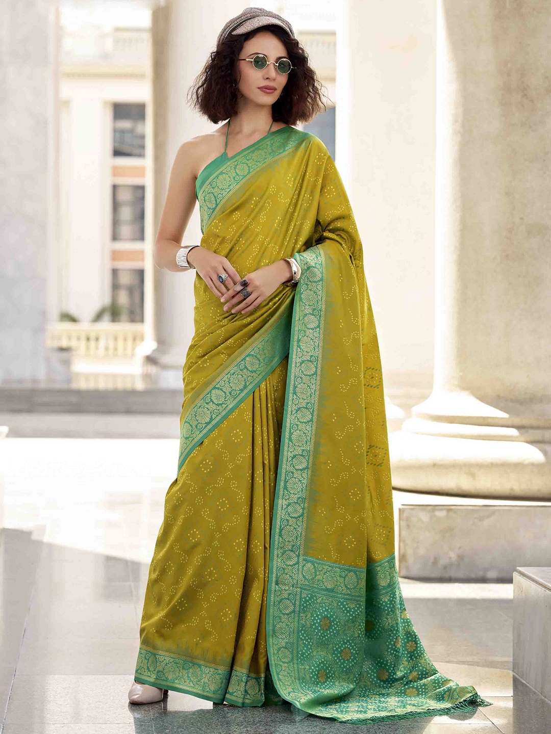 

KIMISHA Woven Design Zari Banarasi Saree, Green