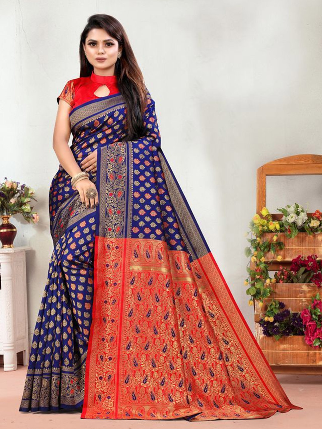 

Exclusiva Woven Design Zari Banarasi Saree, Navy blue