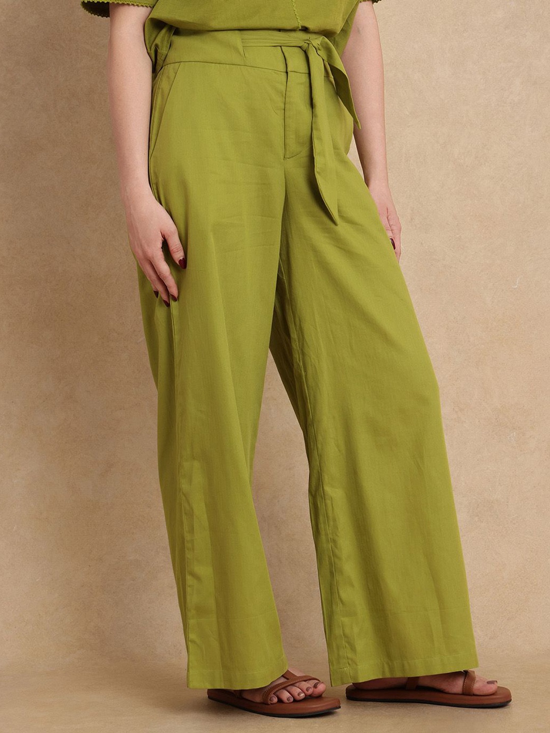 

RAREISM Ronuo Olive Women Comfort Straight Fit High-Rise Trousers