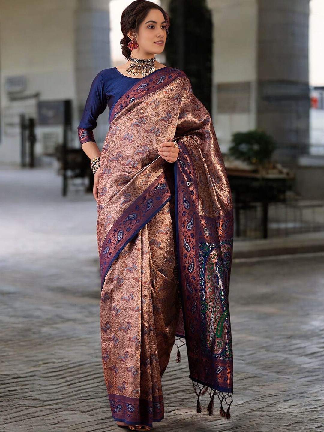 

Blissta Woven Design Zari Banarasi Saree, Gold