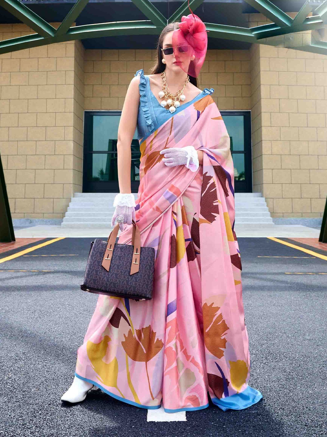 

DIVASTRI Women Printed Satin Saree, Pink