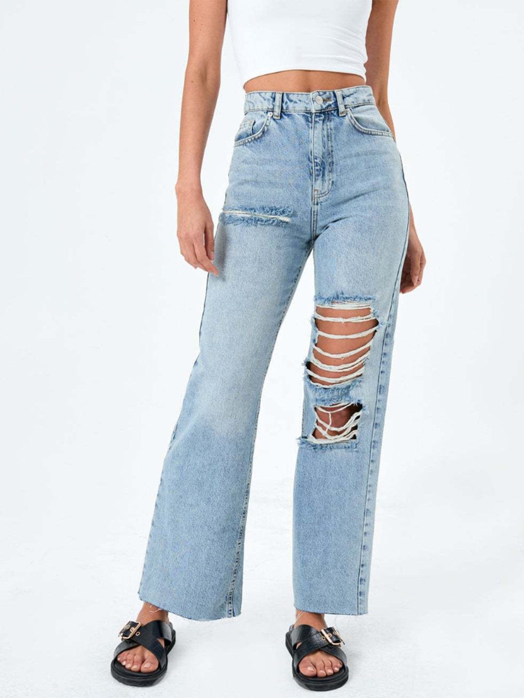 

StyleCast Women Wide Leg High-Rise Highly Distressed Light Fade Jeans, Blue