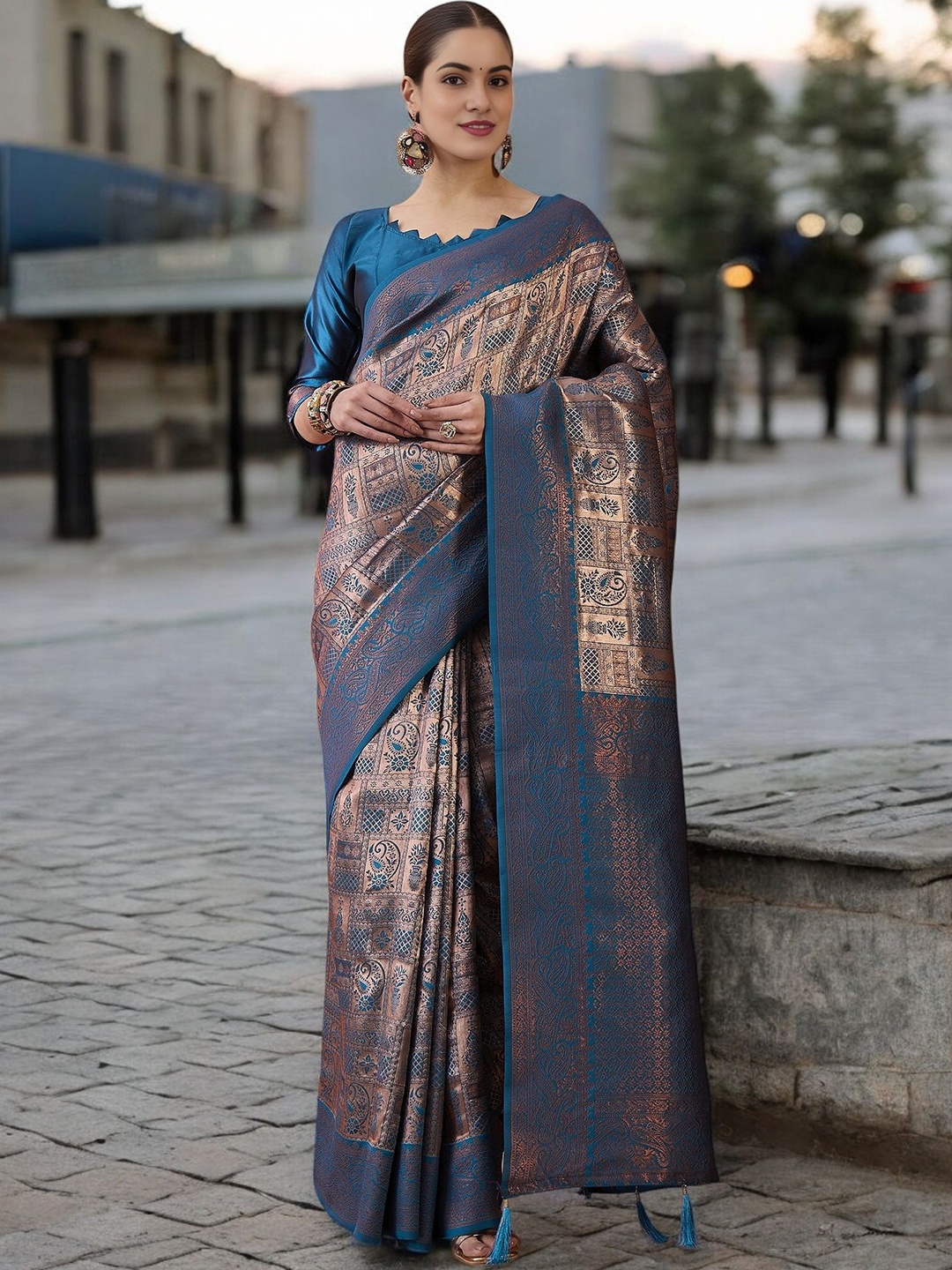 

Blissta Woven Design Banarasi Saree, Blue