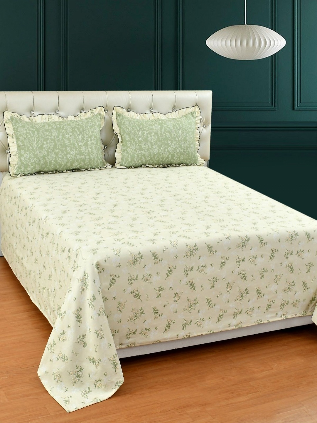 

BREVARD Cream & Green Floral Printed 210 TC Cotton King Bedsheet 2.74 m x 2.74 m