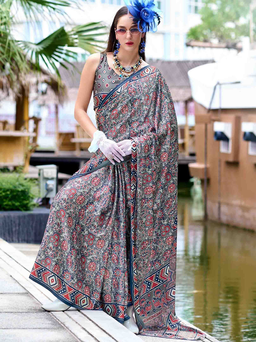 

Mitera Ethnic Motifs Satin Saree, Grey