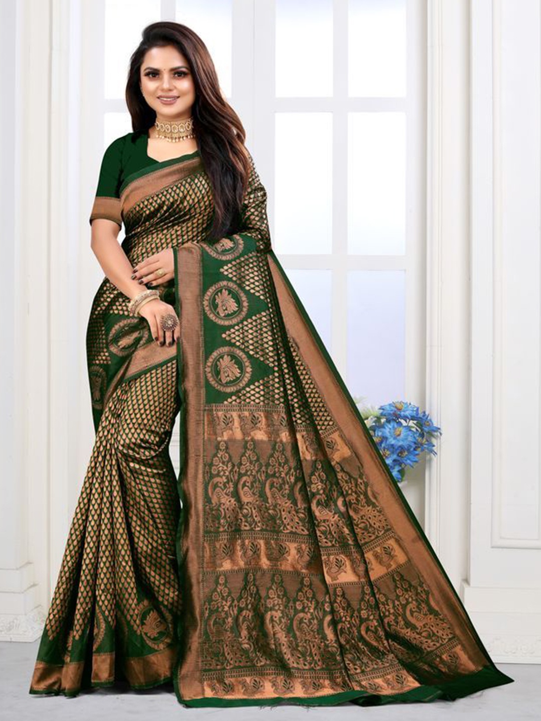 

Exclusiva Woven Design Zari Banarasi Saree, Green