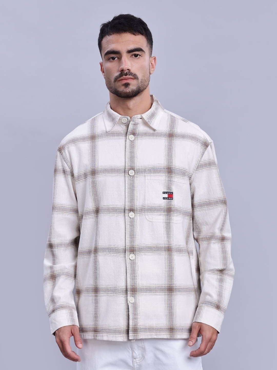 

Tommy Hilfiger Men Oversized Fit Spread Collar Checked Cotton Casual Shirt, White