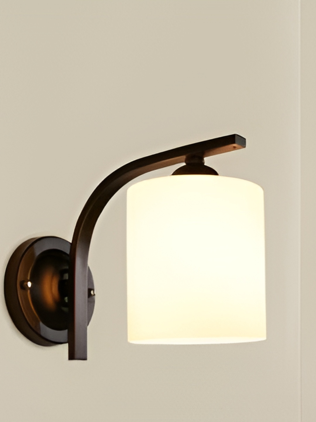 

KINIS Black & White Metal Quirky Abstract Shaped Shaped Wall Lamp