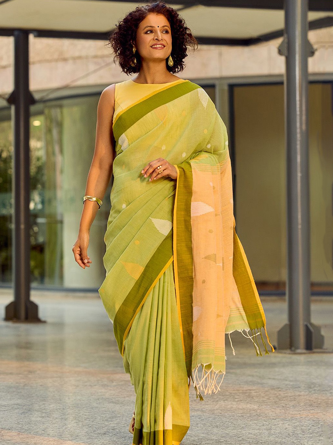 

Taneira Woven Design Pure Cotton Saree, Green