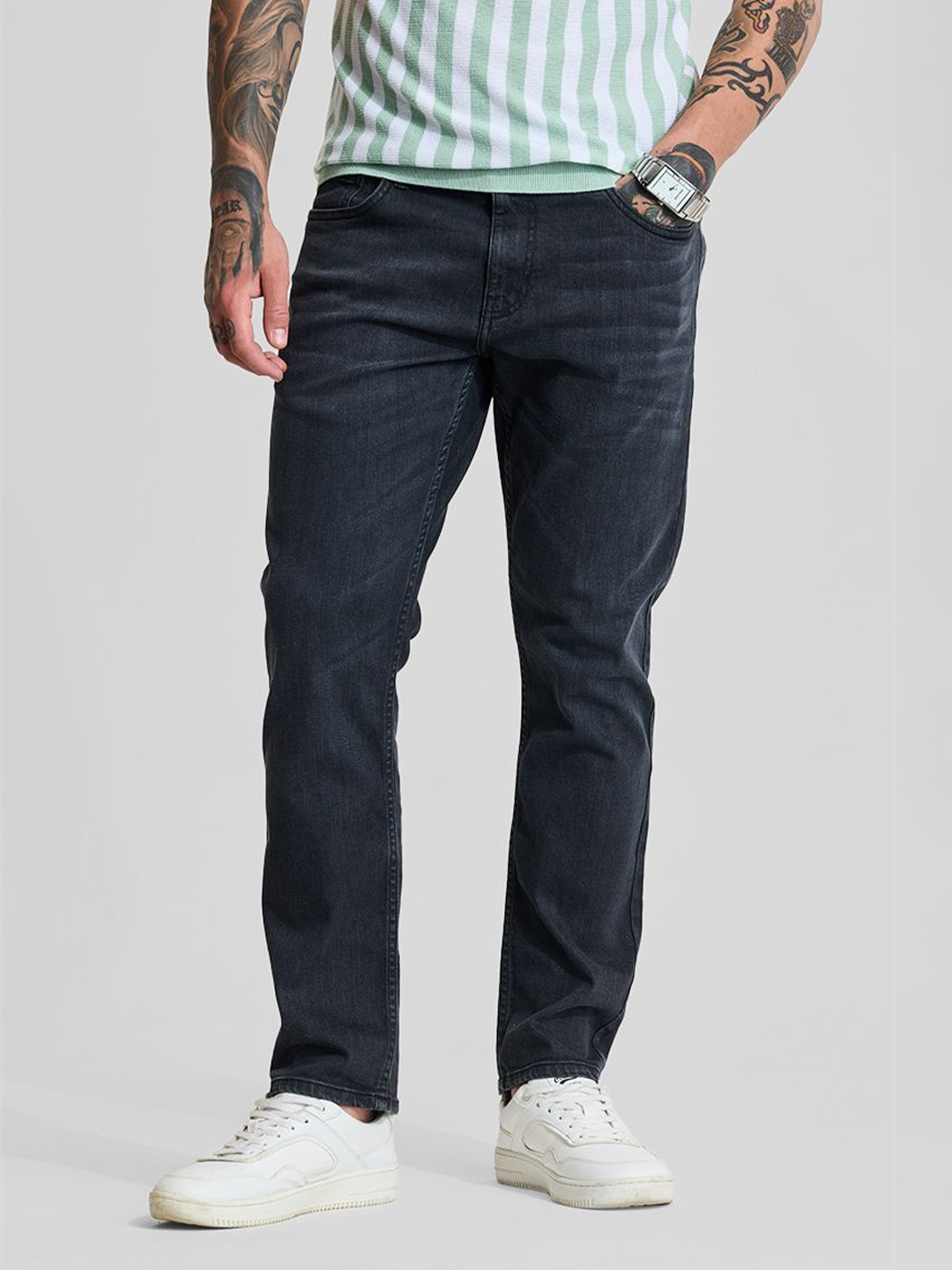

Snitch Men Dark Blue Mid-Rise Relaxed Fit Light Fade Stretchable Jeans