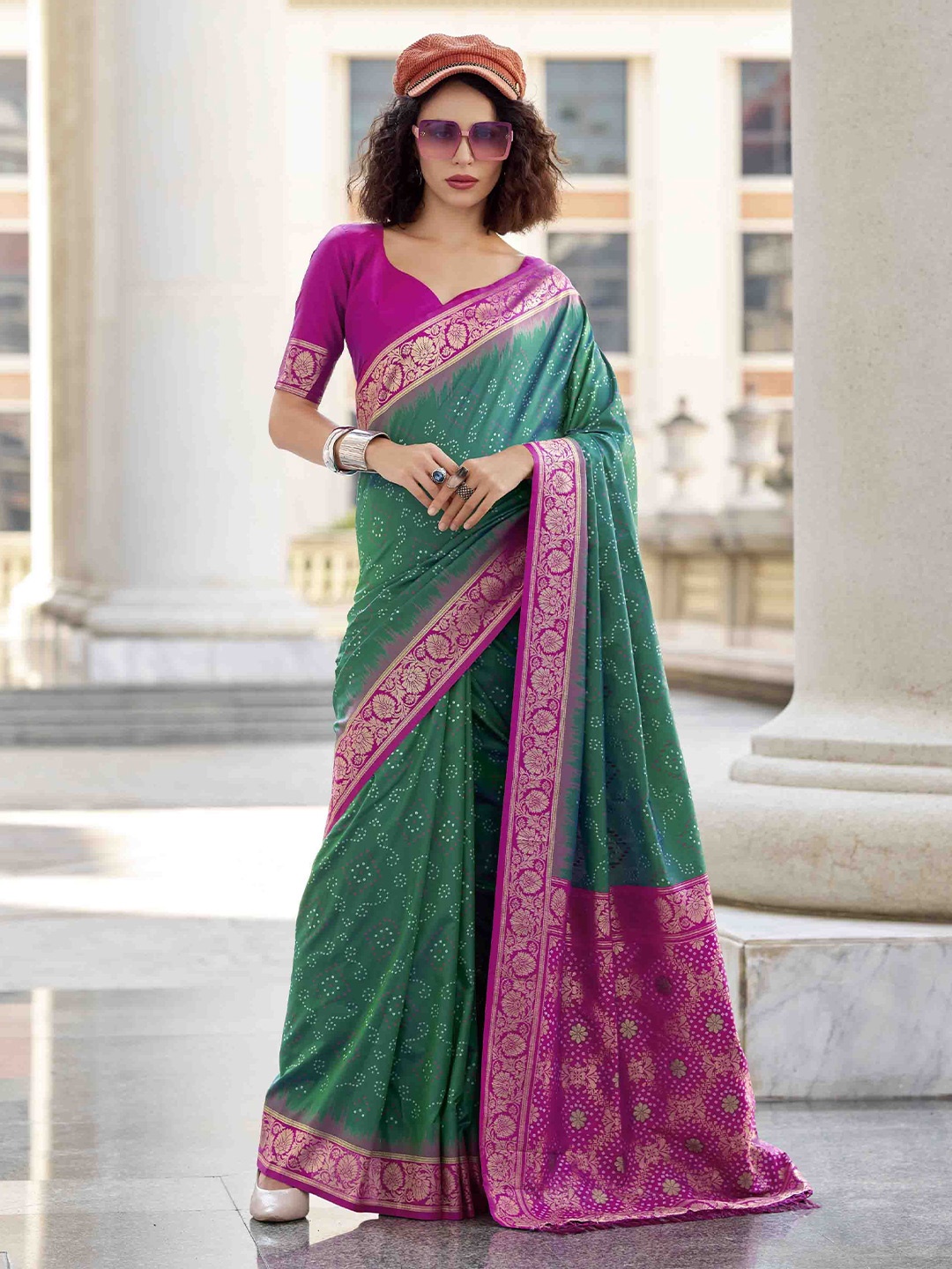 

DIVASTRI Woven Design Zari Banarasi Saree, Green