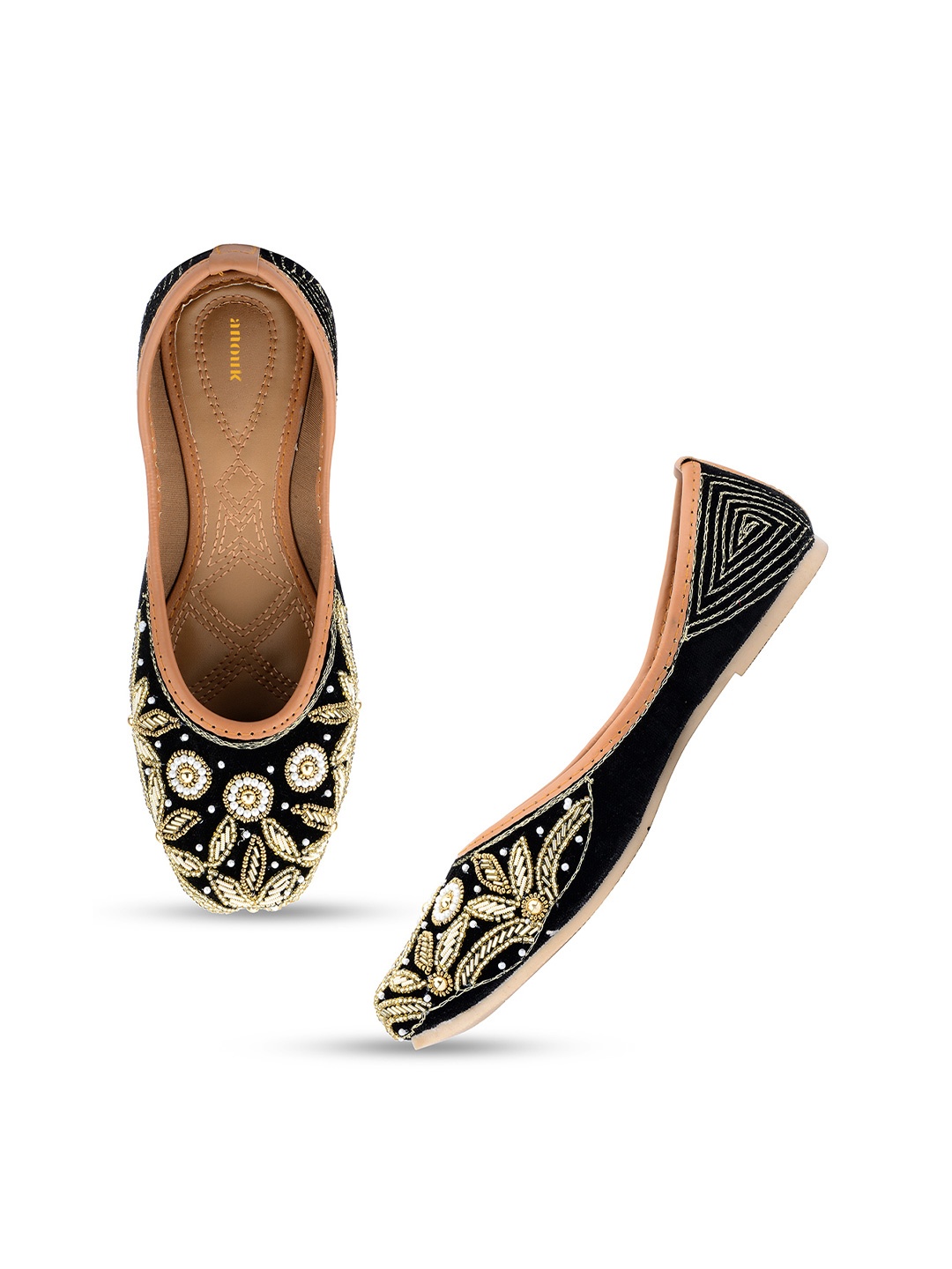 

Anouk Women Embellished Ethnic Mojaris Flats, Black