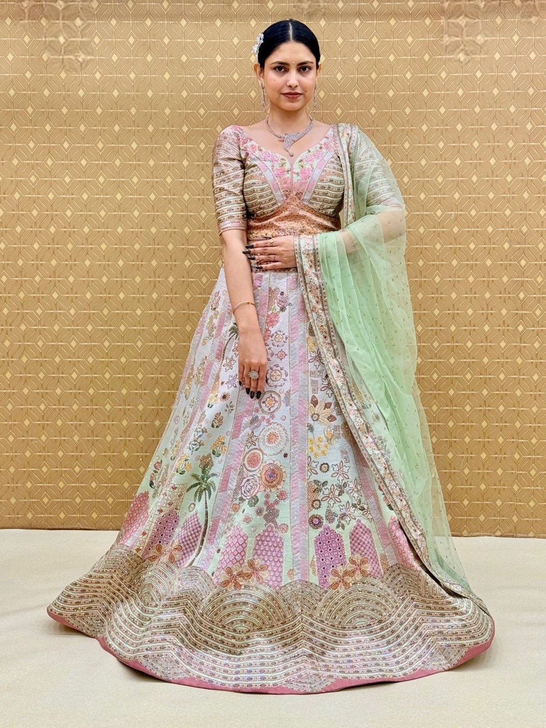 

KUNDAN FAB Floral Printed Semi-Stitched Lehenga With Unstitched Blouse & Dupatta, Pink